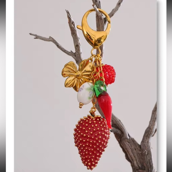 Strawberry Charm 18K Gold Stainless Steel Waterproof Keychain - Picture 5 of 8